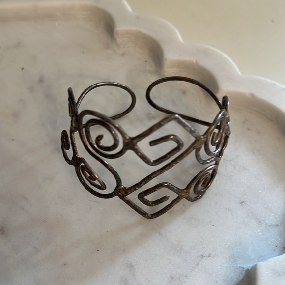 Women Vinatge Cuff Bracelet - Picture 9 of 9